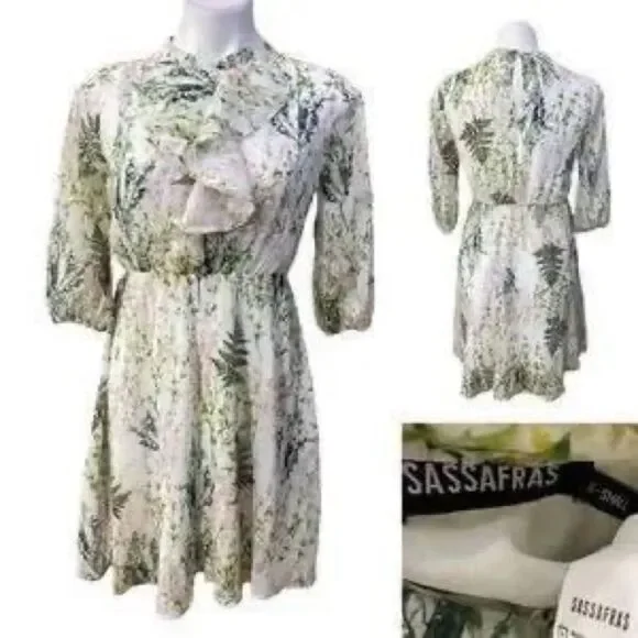 Women's Off-White Floral Skater Dress - SASSAFRAS size XSmall - Picture 7 of 7